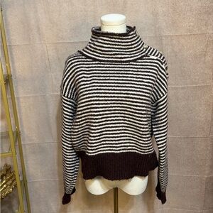 Universal Thread Striped Turtleneck Sweater Women’s Medium Button Shoulder